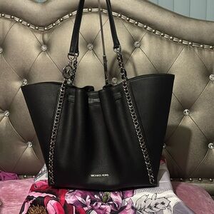 NWT Michael Kors Mina Large Logo Belted Chain Shoulder Tote Bag